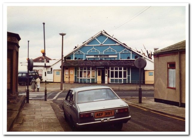 Redcar Pier demolition - December 1980-January 1981