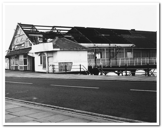 Demolition of Redcar Pier, 1980-1981