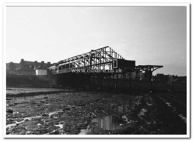 Demolition of Redcar Pier, 1980-1981