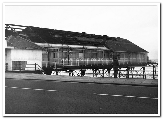 Demolition of Redcar Pier, 1980-1981
