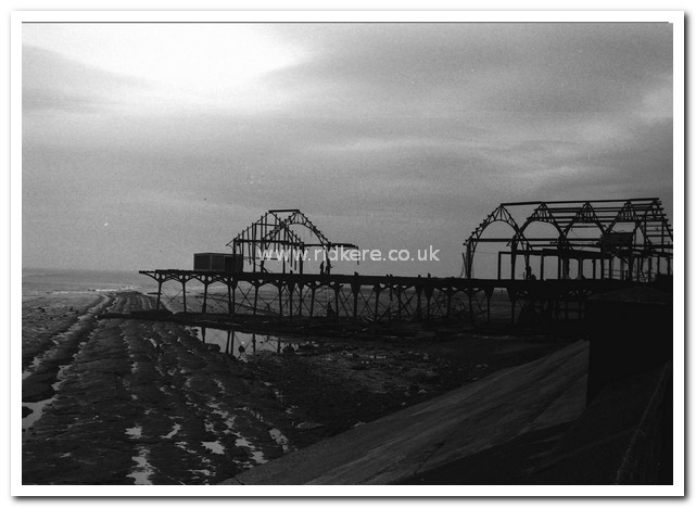 Demolition of Redcar Pier, 1980-1981