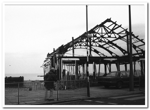 Demolition of Redcar Pier, 1980-1981